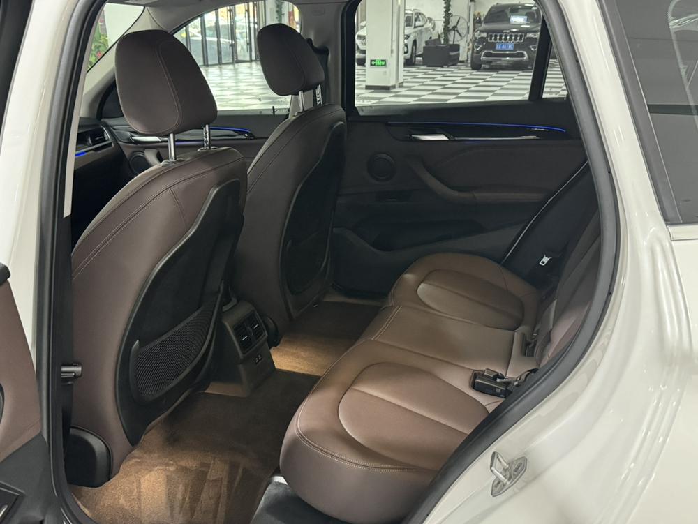 BMW X1 2020 car image #10