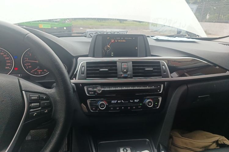 BMW 3 Series 2017 #13 BMW 3 Series 2017 car image #13