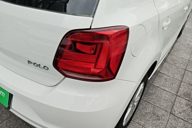 Volkswagen Polo 2016 car image #8