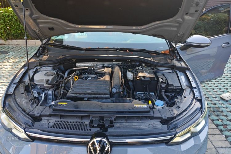 Volkswagen Golf 2022 car image #22