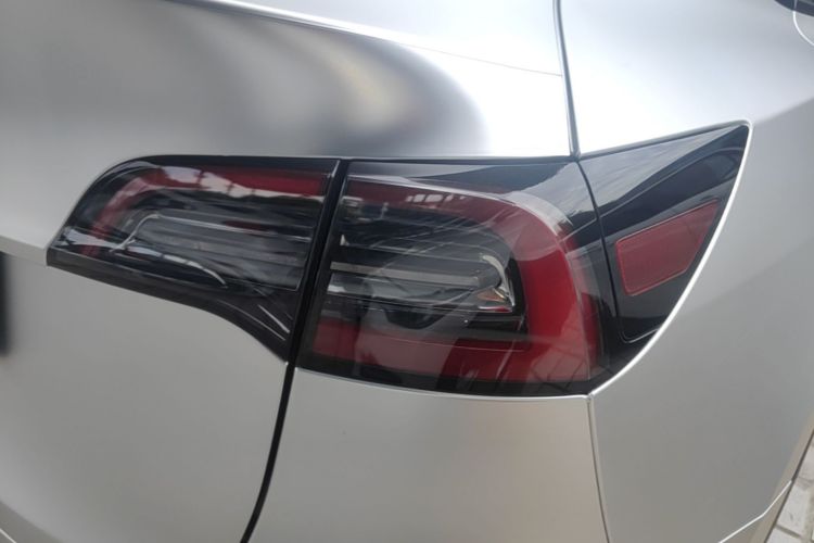 Tesla Model Y 2023 #8 Tesla Model Y 2023 car image #8
