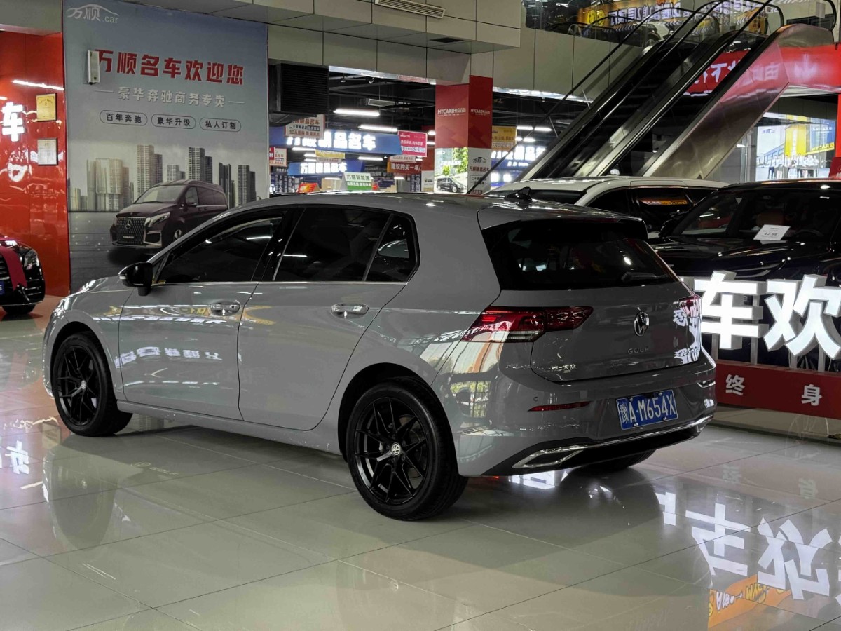 Volkswagen Golf 2024 car image #8