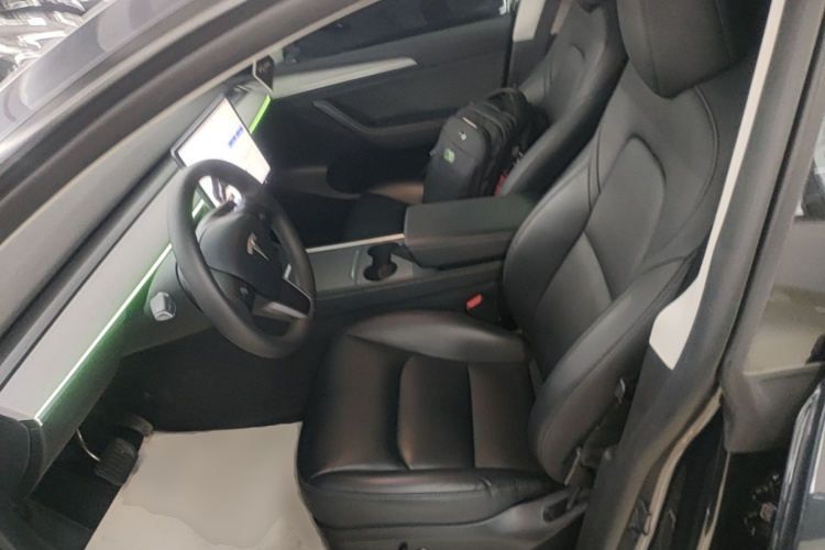 Tesla Model Y 2024 #15 Tesla Model Y 2024 car image #15