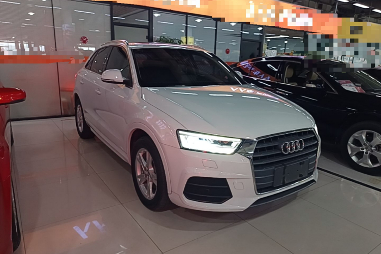 Audi Q3 2018 car image #4