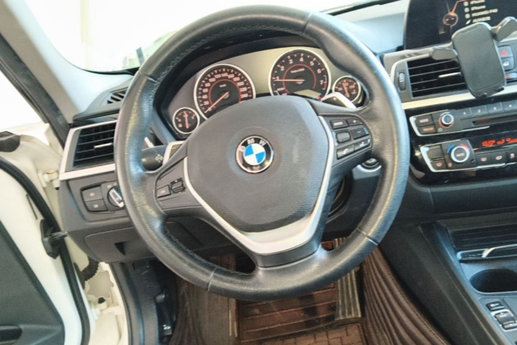 BMW 3 Series 2017 #11 BMW 3 Series 2017 car image #11