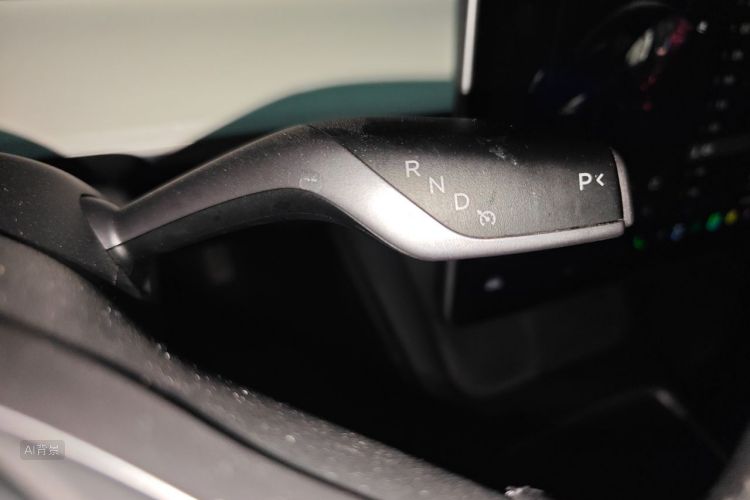 Tesla Model 3 2022 car image #16