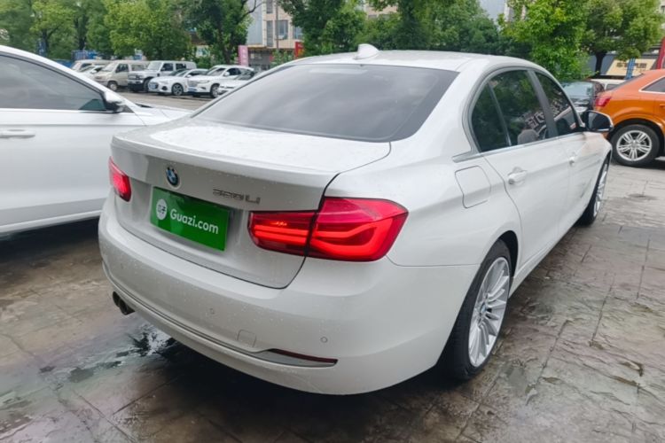 BMW 3 Series 2018 car image #7