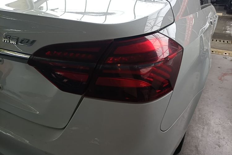 GEELY Emgrand New Energy 2019 car image #8