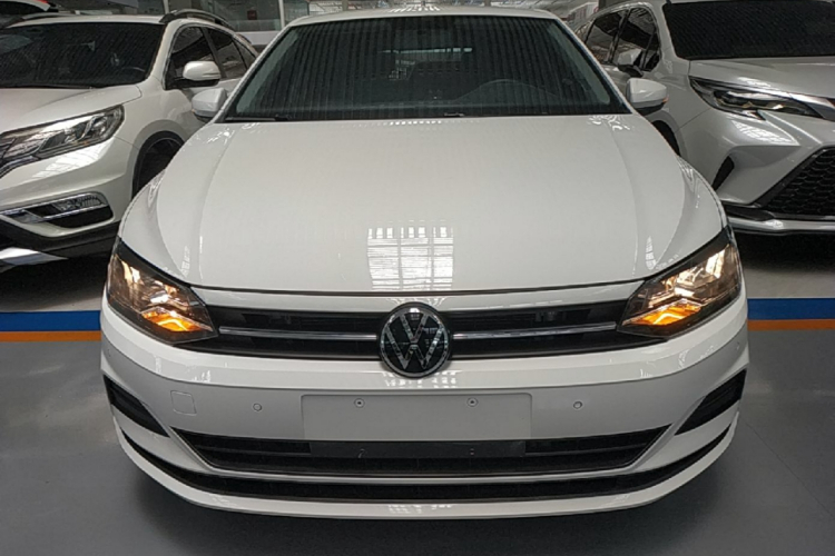 Volkswagen Polo 2023 car image #3