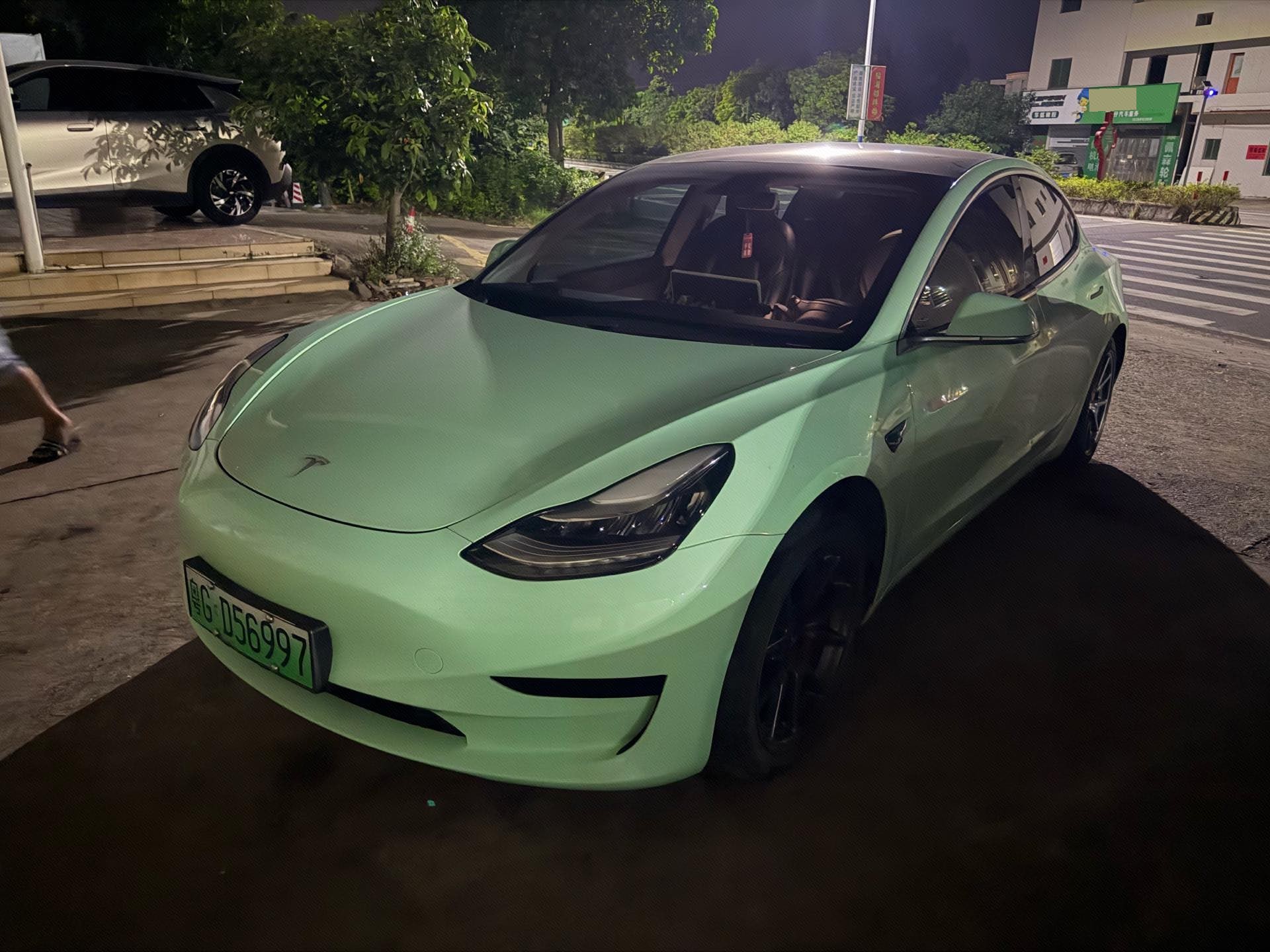 Tesla Model 3 2020 car image 