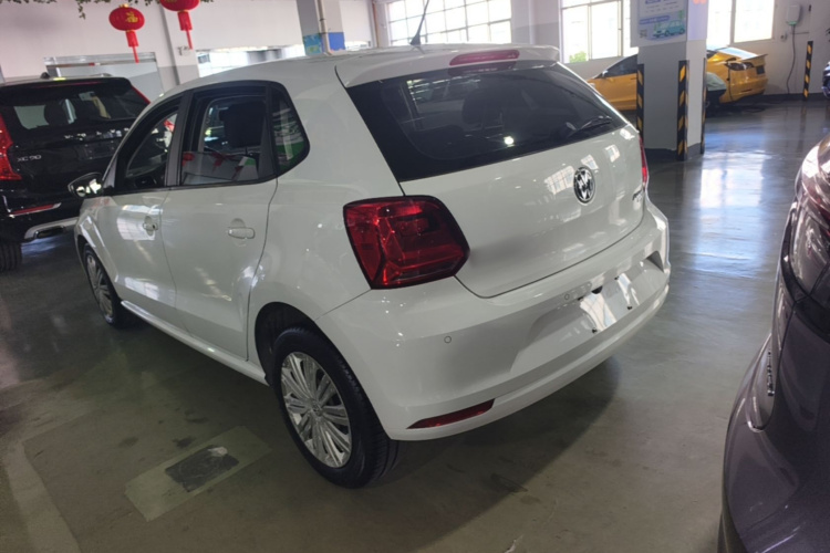 Volkswagen Polo 2018 car image #5
