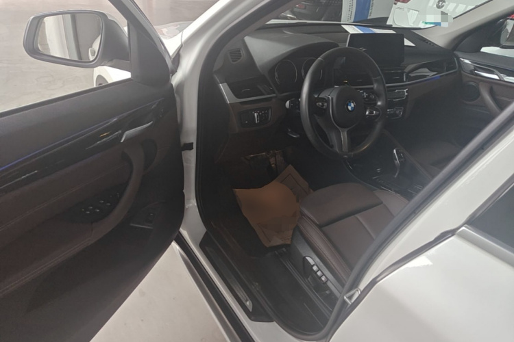 BMW X1 2020 car image #16