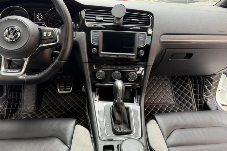 Volkswagen Golf 2017 #20 Volkswagen Golf 2017 car image #20