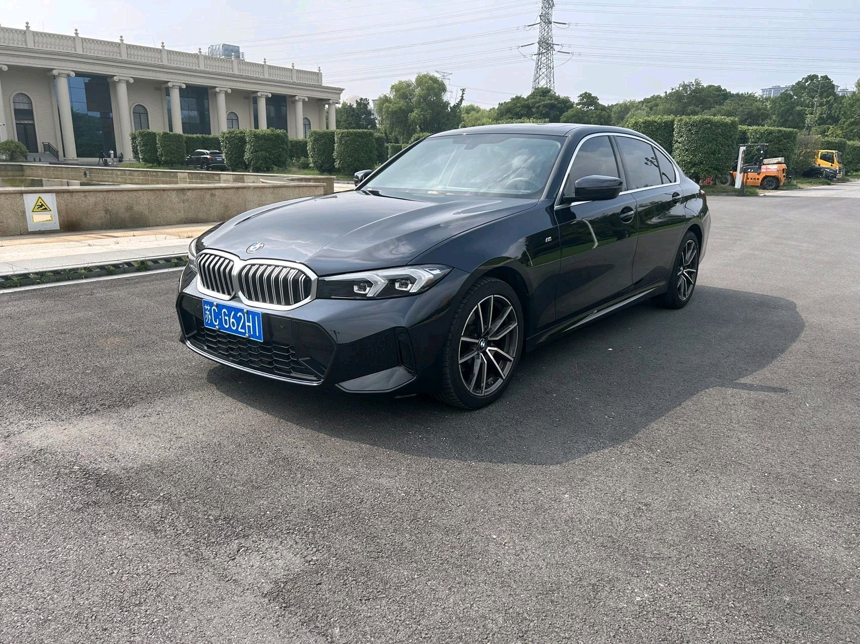 BMW 3 Series 2023 BMW 3 Series 2023 car image