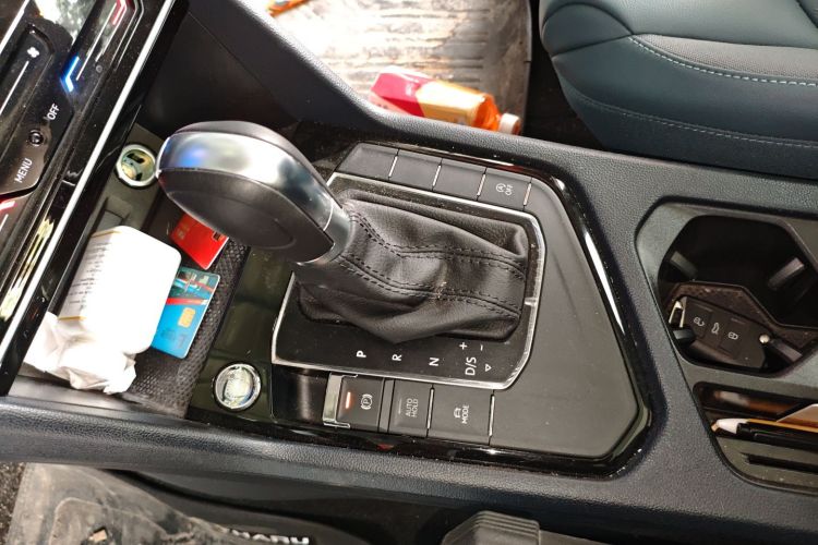 Volkswagen Tharu 2023 car image #18