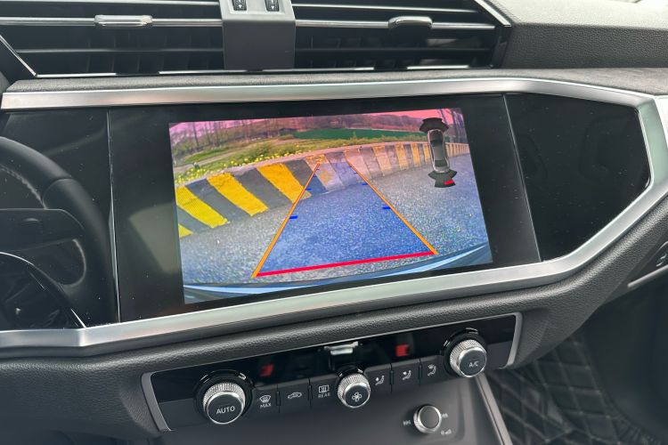 Audi Q3 2019 #19 Audi Q3 2019 car image #19
