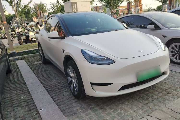 Tesla Model Y 2022 car image #6