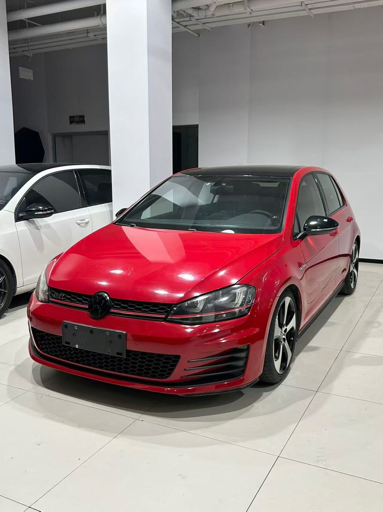 Volkswagen GolfGTI 2017 Volkswagen GolfGTI 2017 car image
