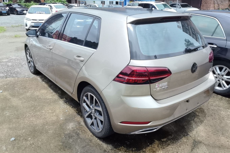 Volkswagen Golf 2020 car image #5