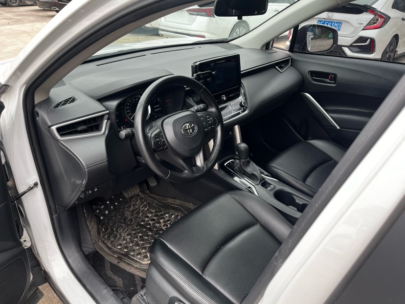 Toyota Corolla Cross 2023 car image #2