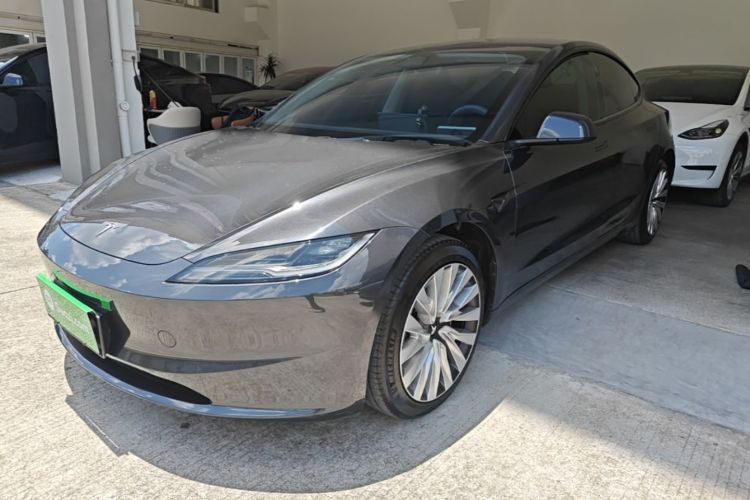 Tesla Model 3 2024 car image #2