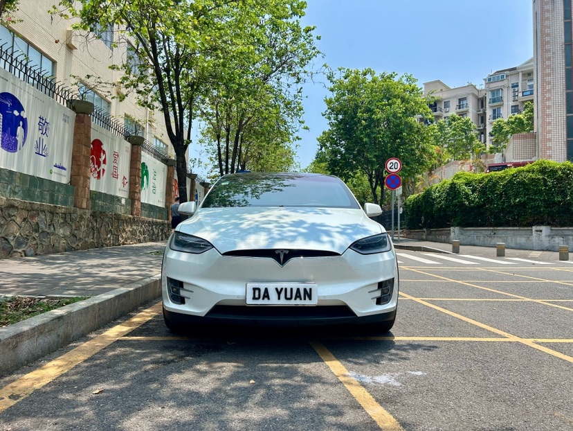 Tesla Model X 2018 #2 Tesla Model X 2018 car image #2
