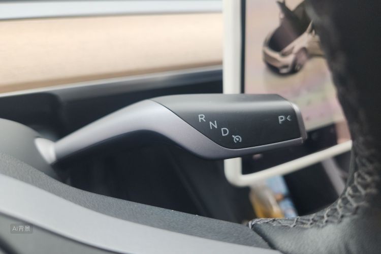 Tesla Model Y 2023 #16 Tesla Model Y 2023 car image #16