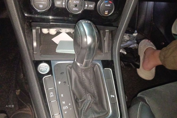 Volkswagen Golf 2015 car image #16