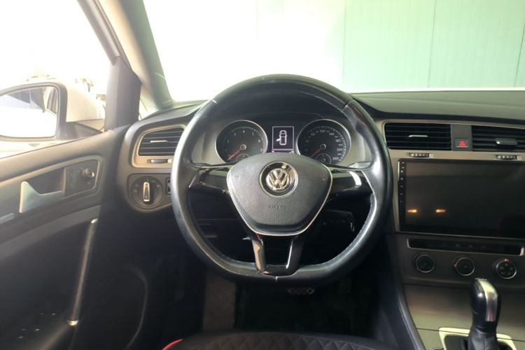 Volkswagen Golf 2015 car image #11
