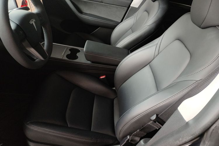 Tesla Model Y 2024 #15 Tesla Model Y 2024 car image #15