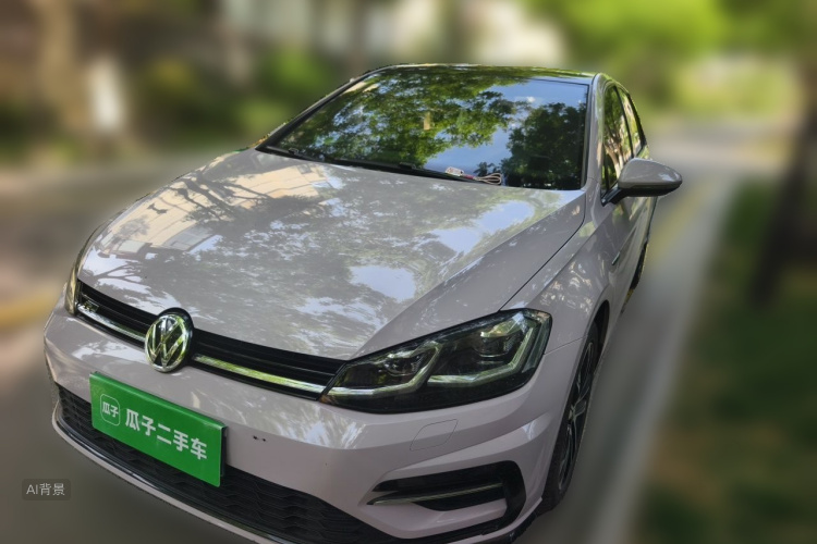 Volkswagen Golf 2018 car image #2
