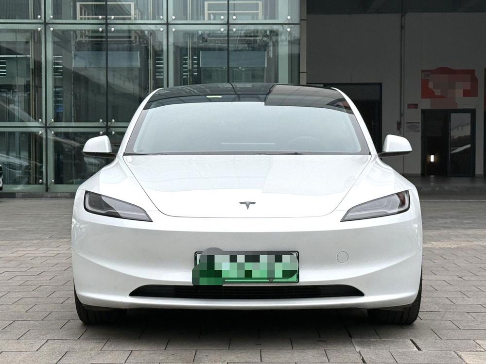 Tesla Model 3 2024 immagine di auto #2