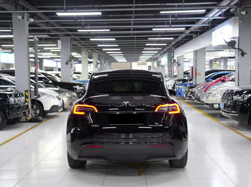 Tesla Model Y 2023 #5 Tesla Model Y 2023 car image #5