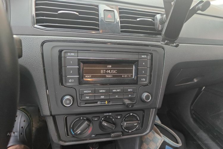 Volkswagen Santana 2018 car image #15
