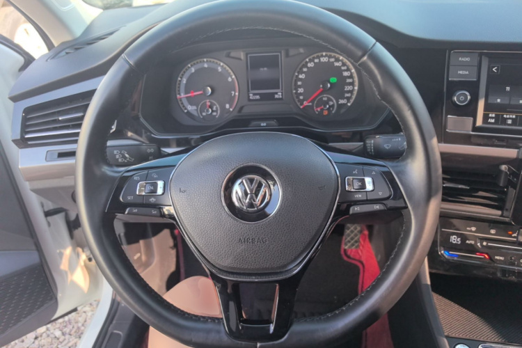 Volkswagen Bora 2019 #11 Volkswagen Bora 2019 car image #11