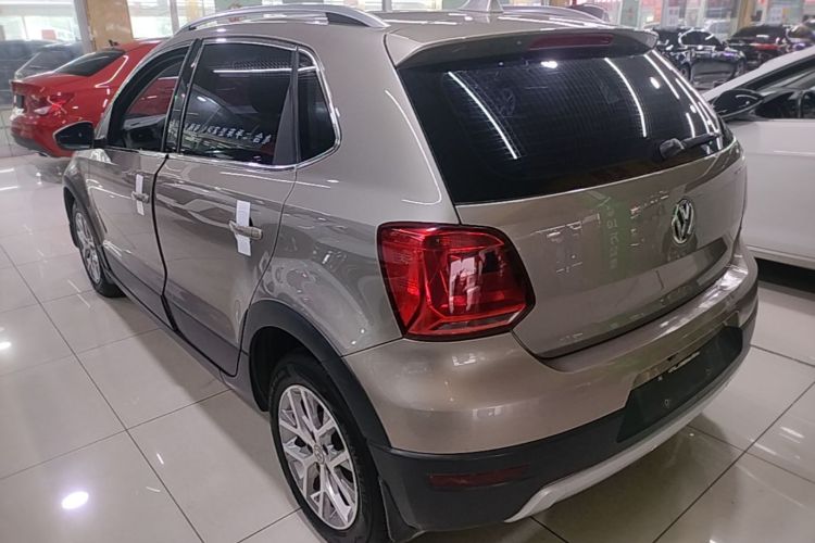 Volkswagen Polo 2016 car image #5