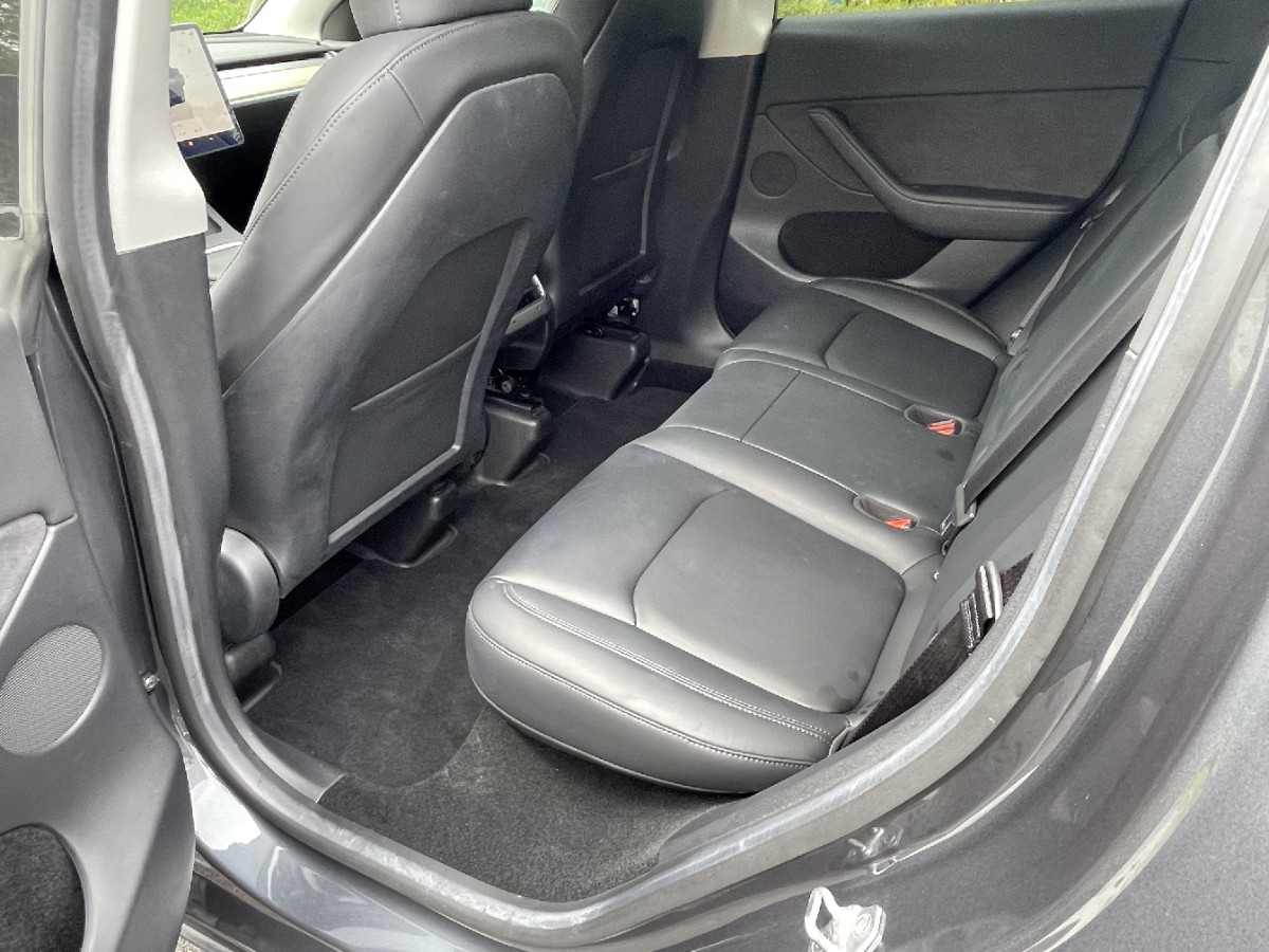 Tesla Model Y 2022 car image #9