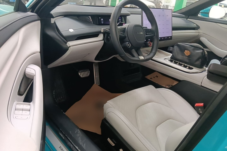 MI SU7 2024 immagine di auto #16