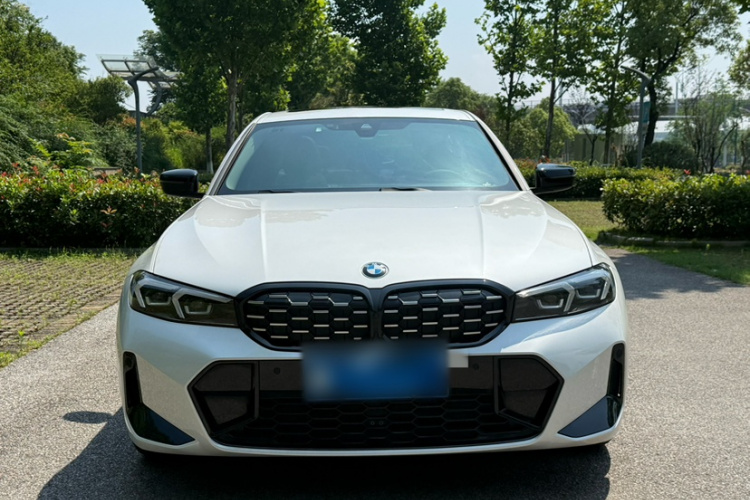 BMW 3 Series 2024 #3 BMW 3 Series 2024 car image #3