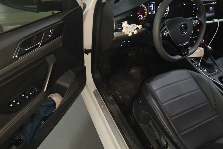 Volkswagen Lavida 2020 car image #9