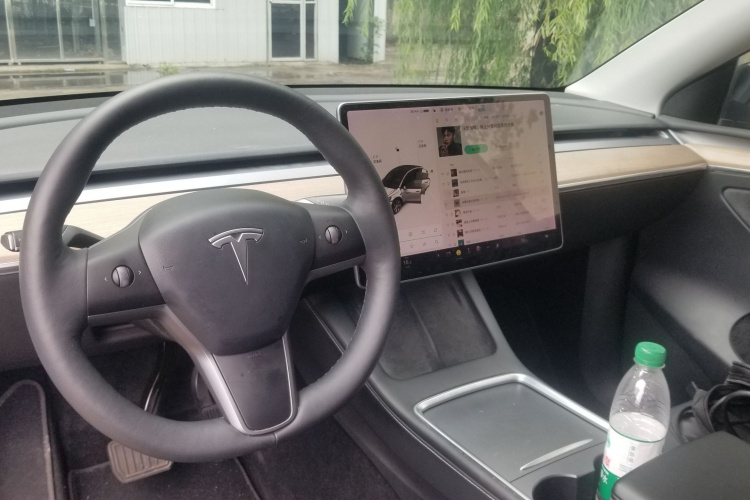 Tesla Model Y 2021 #10 Tesla Model Y 2021 car image #10