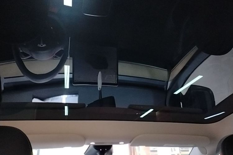 Tesla Model Y 2023 #18 Tesla Model Y 2023 car image #18