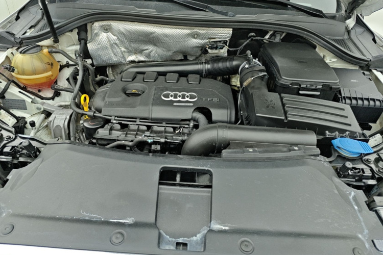 Audi Q3 2016 car image #20