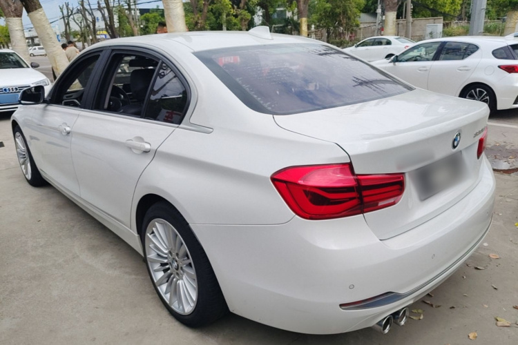 BMW 3 Series 2018 #5 BMW 3 Series 2018 car image #5