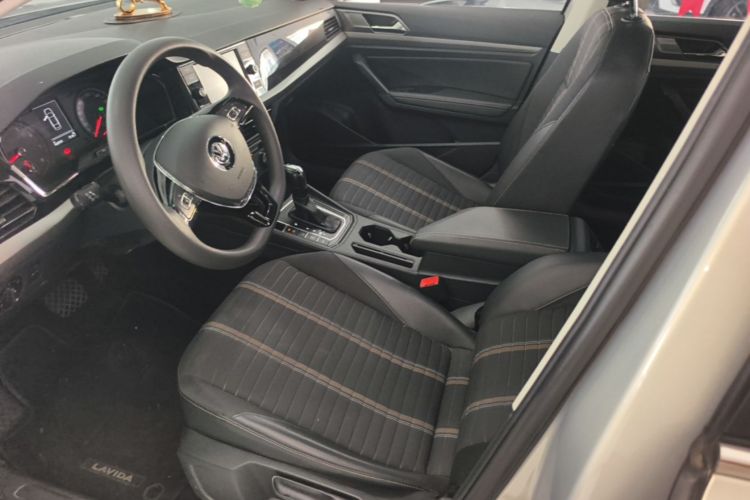 Volkswagen Lavida 2019 car image #15