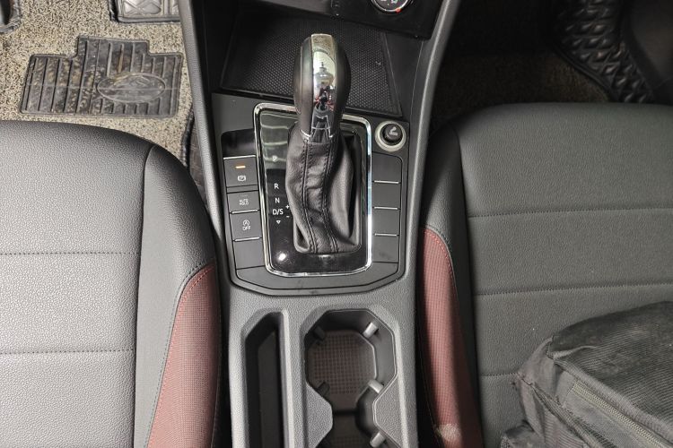 Volkswagen Bora 2018 car image #14