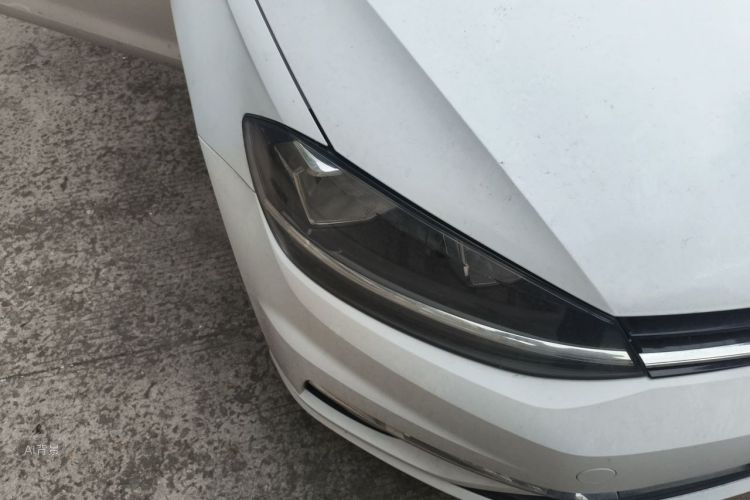 Volkswagen Golf 2020 car image #8