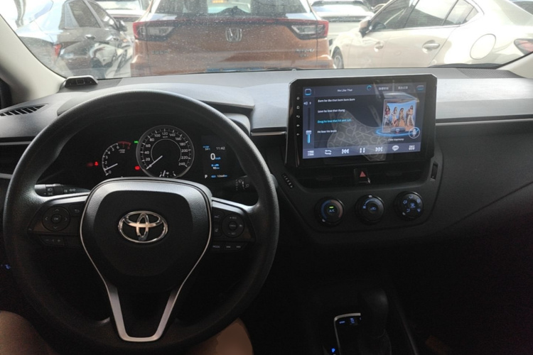 Toyota Corolla 2019 #10 Toyota Corolla 2019 car image #10