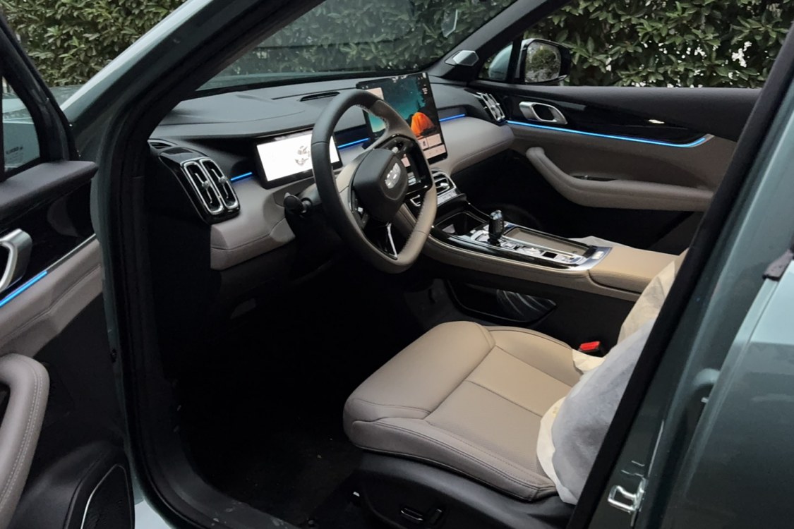 GEELY Boyue L 2026 car image #8