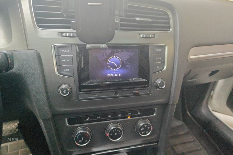 Volkswagen Golf 2015 car image #15